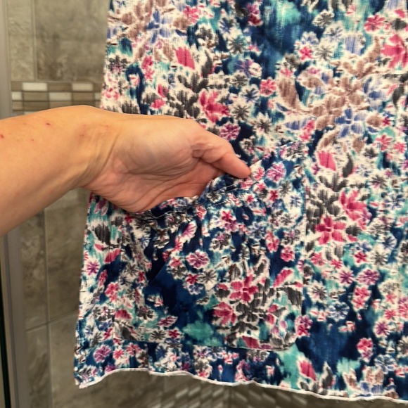 Health Pro nursing scrub top -size small (generous) - Picture 3 of 4